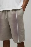Pantalón corto con ribete y desgaste - GRIS