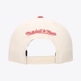 Mitchell & Ness Gorra retro Chicago Bulls - CREMA
