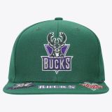 Mitchell & Ness Milwaukee Bucks HWC - VERDE