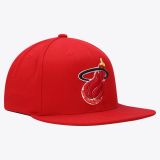 Mitchell & Ness Miami Heat Classic Fit - ROJO