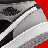 Air Jordan 1 Mid SE (GS) BLACK/UNIVERSITY RED-WHIT