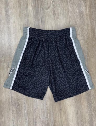 Mitchell & Ness ® Wild Life Swingman Spurs 84-85