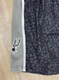 Mitchell & Ness ® Wild Life Swingman Spurs 84-85